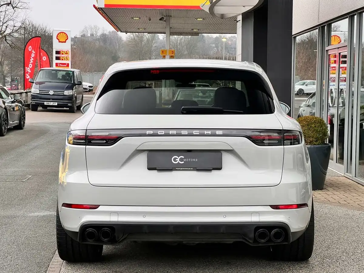 2022-porsche-cayenne-30-v6-station-wagon-big-8