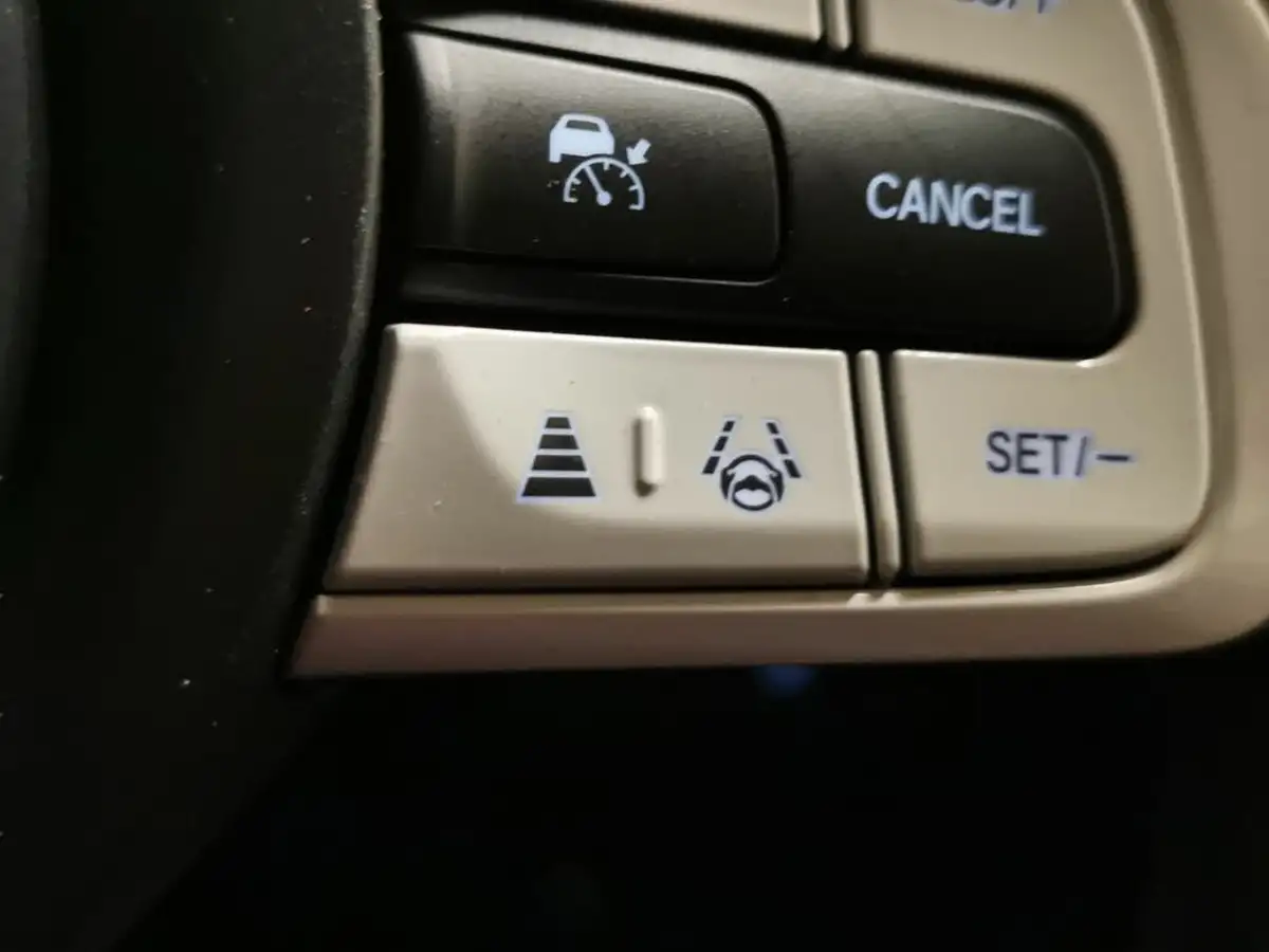 2022-honda-jazz-15-i-mmd-se-109ps-big-16