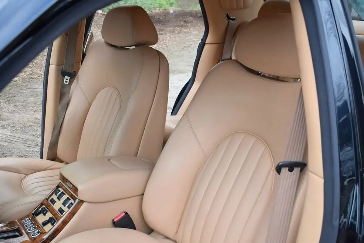 2000-bentley-arnage-68-red-label-big-25