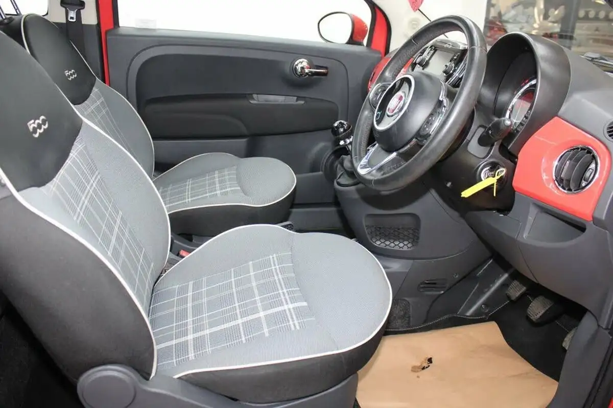2017-fiat-500-12-lounge-big-14