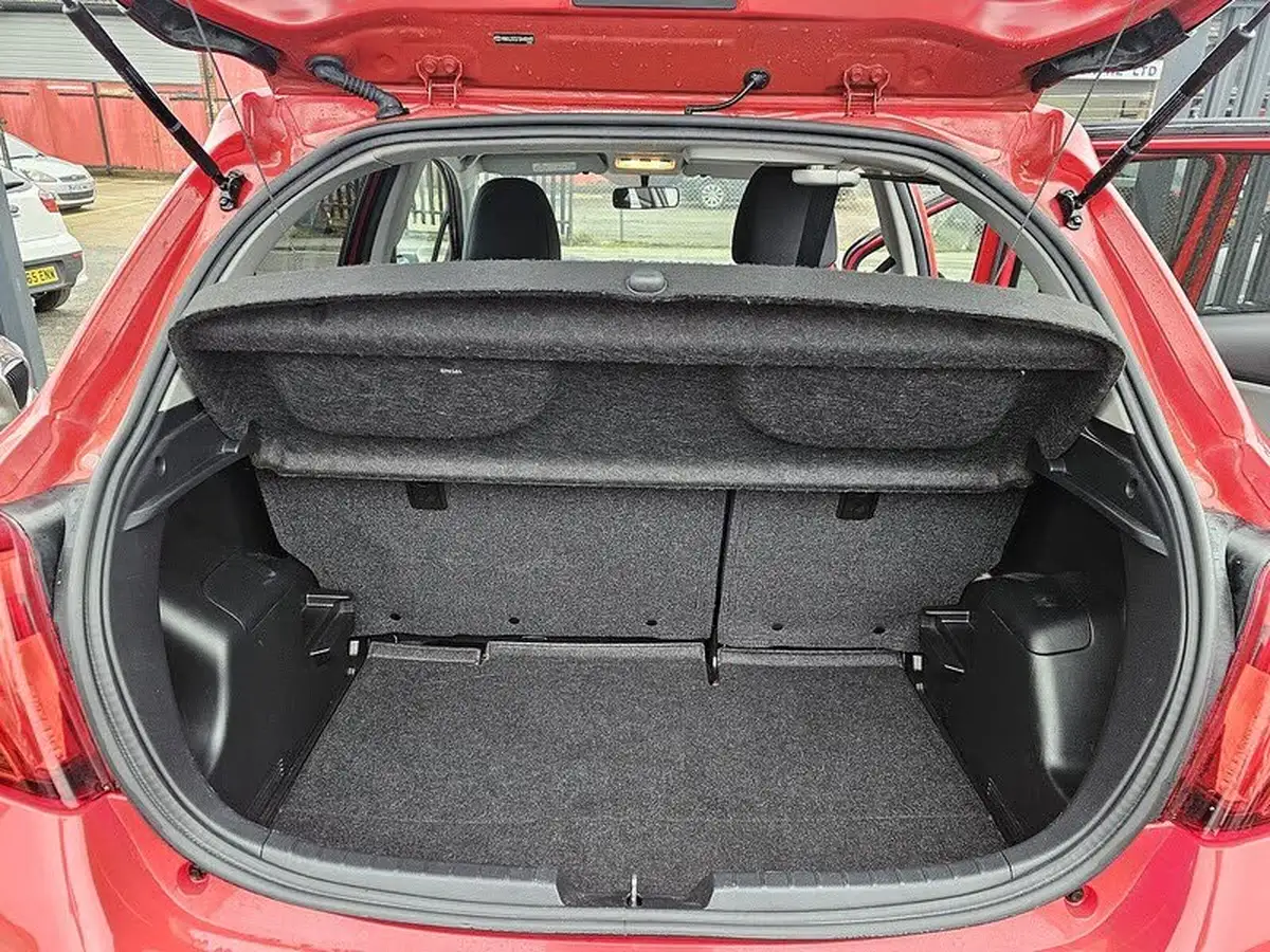 2016-toyota-yaris-133-icon-vvt-i-5d-cvt-big-21