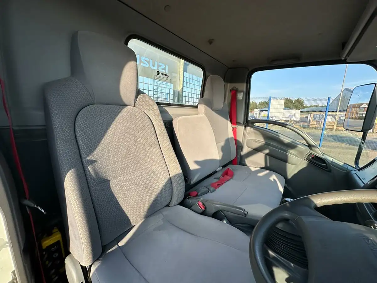 2017-isuzu-truck-n-30td-n35120-s-grafter-dropside-truck-big-8
