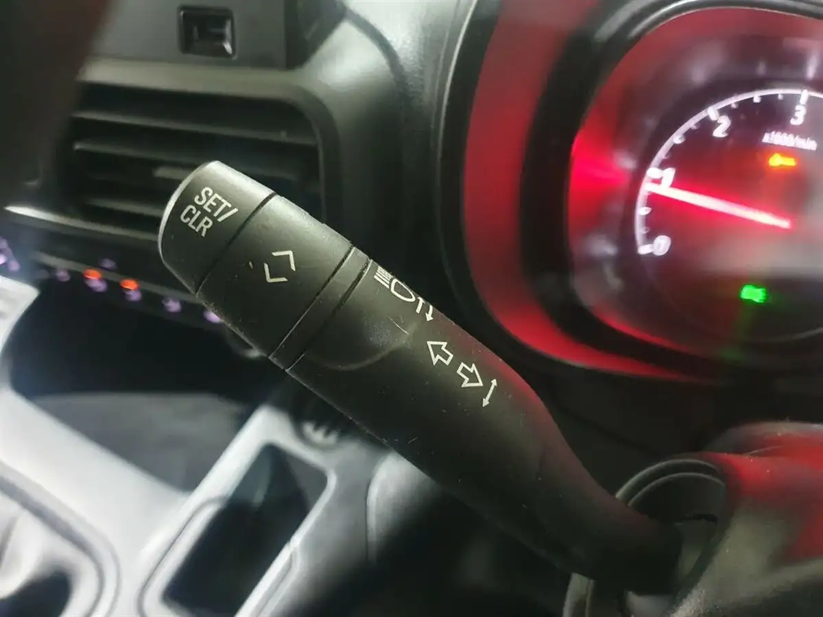 2019-vauxhall-combo-16cdti-edition-2300-100pseu6-l2h1-panel-big-22