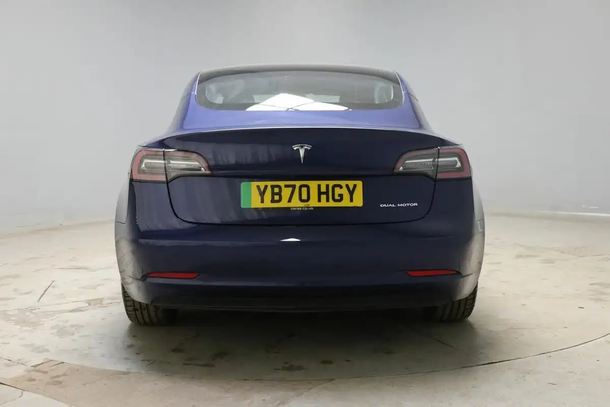 2020-tesla-model-3-e-long-range-big-13