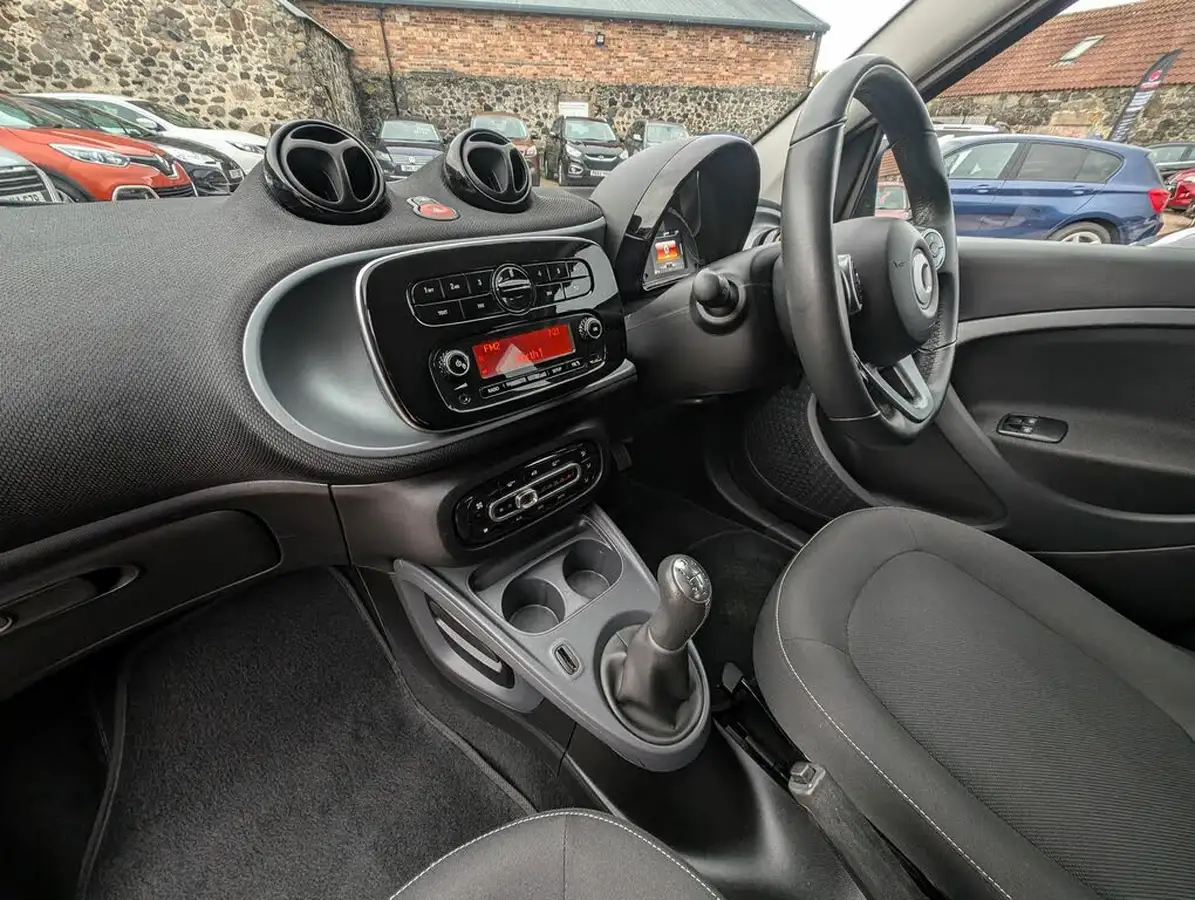 2018-smart-forfour-10-passion-71bhp-big-10