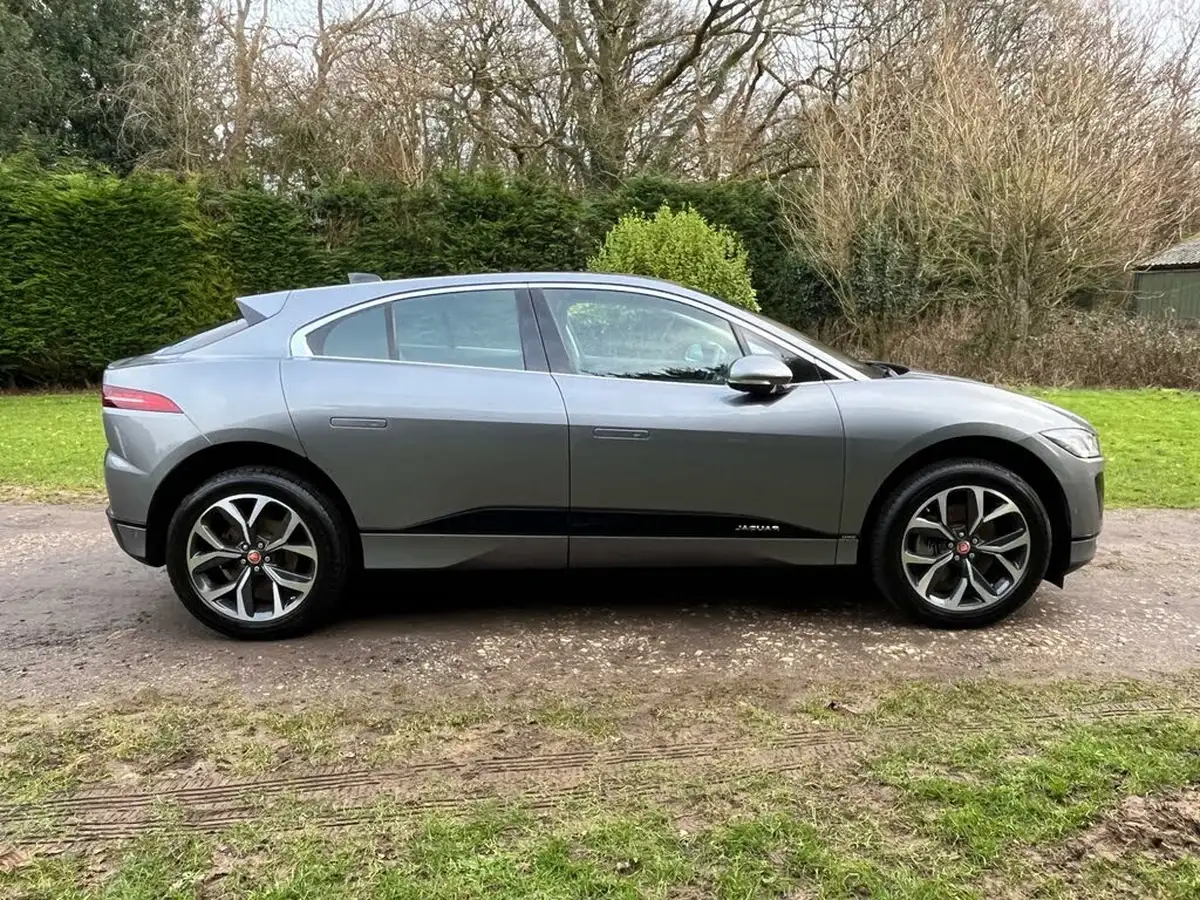 2022-jaguar-i-pace-ev400-hse-big-3