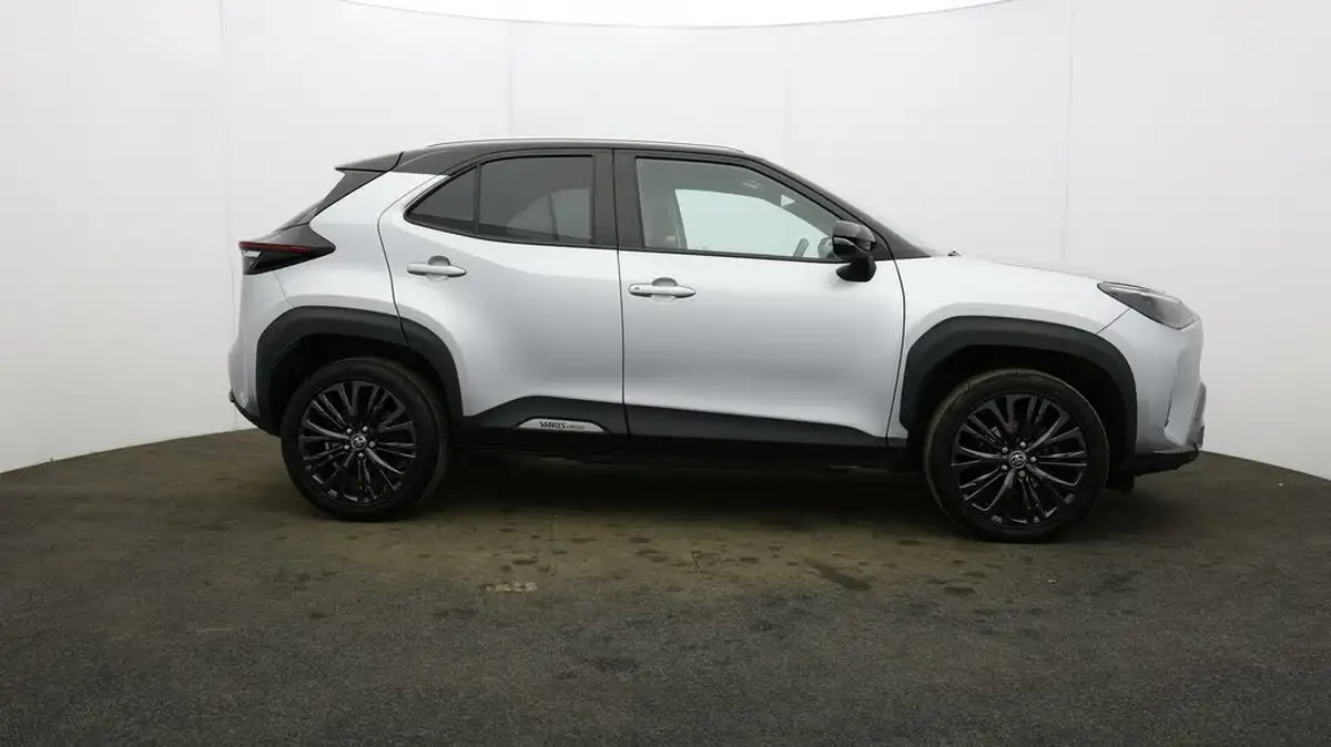 2022-toyota-yaris-cross-15-vvt-i-dynamic-big-44