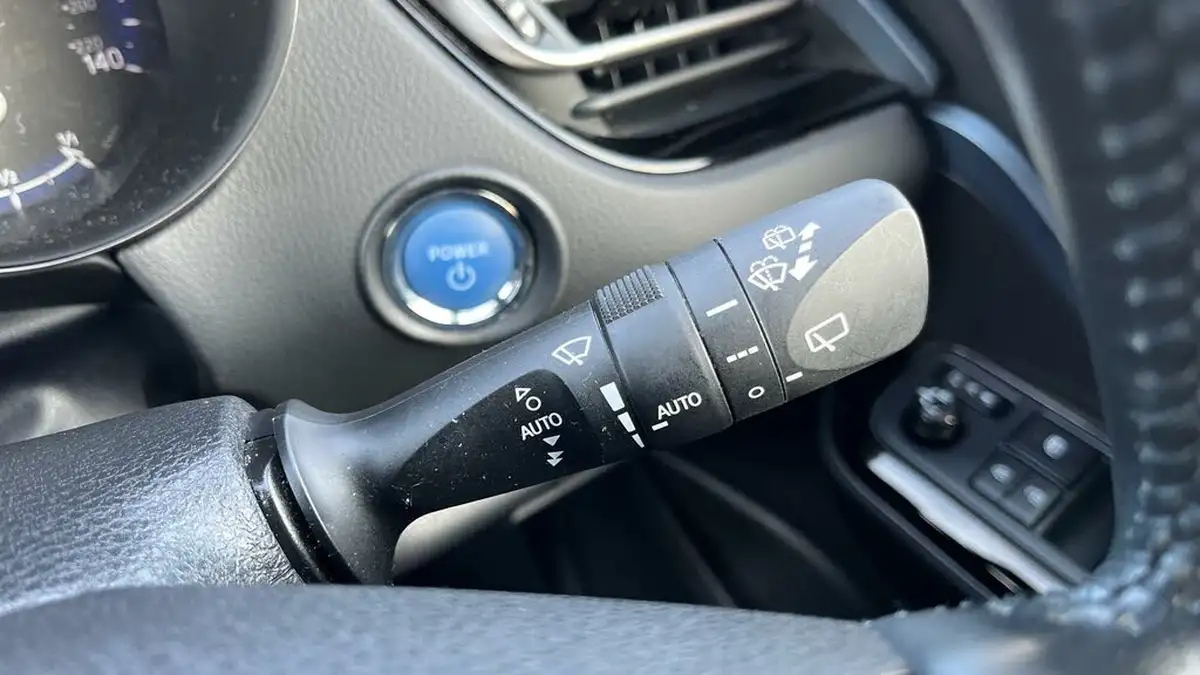 2021-toyota-c-hr-18-vvt-i-design-big-41