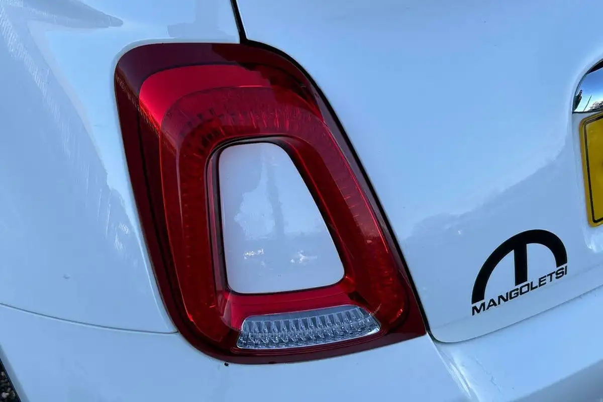 2022-fiat-500c-10-dolcevita-big-26