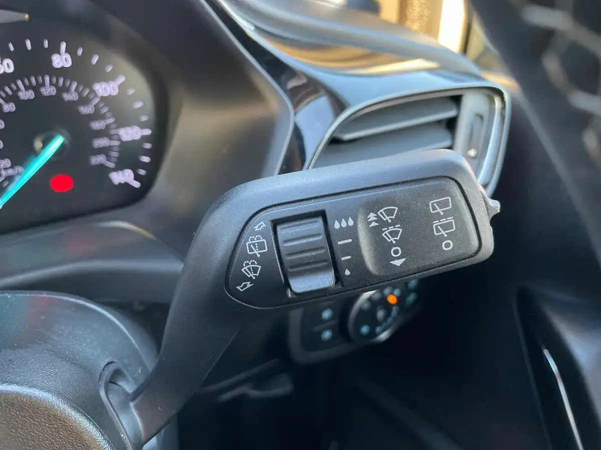 2019-ford-fiesta-10t-titanium-125ps-5d-big-29
