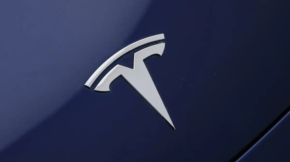 2019-tesla-model-3-e-4x4-performance-pack-big-23
