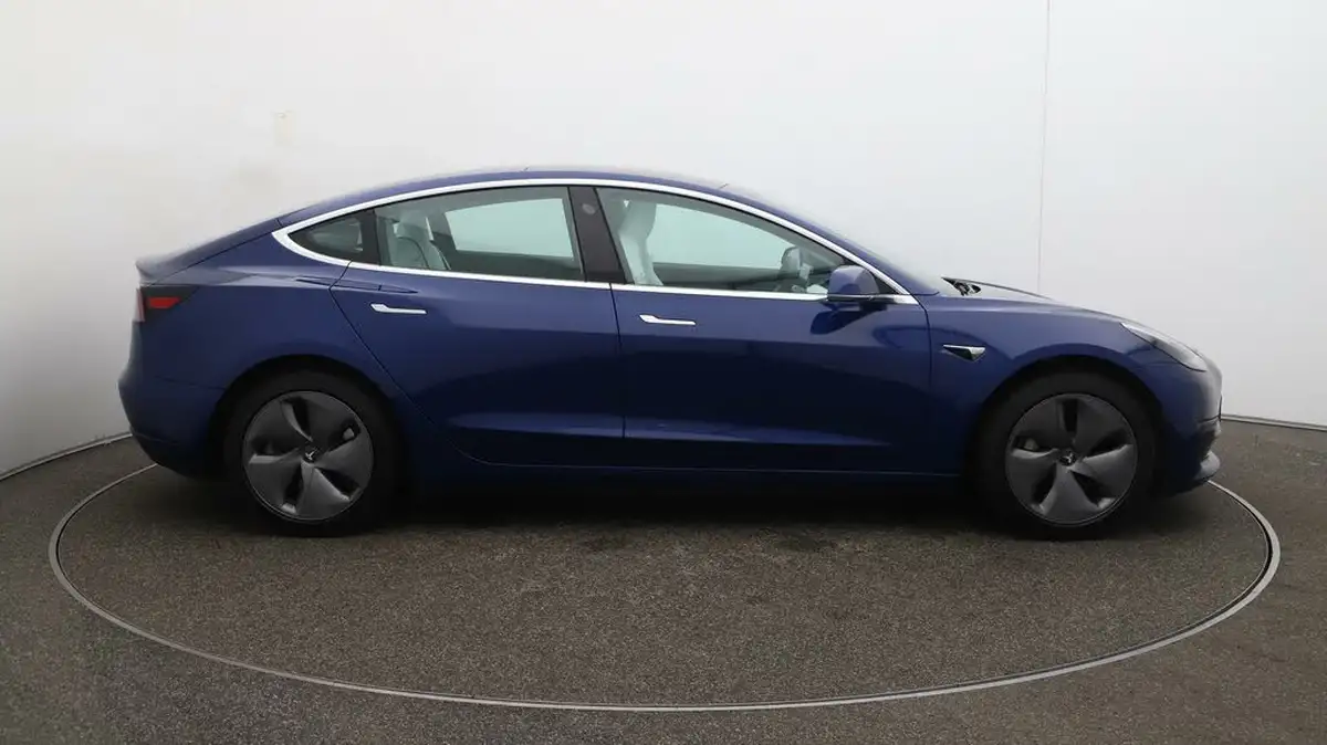 2019-tesla-model-3-e-4x4-performance-pack-big-47