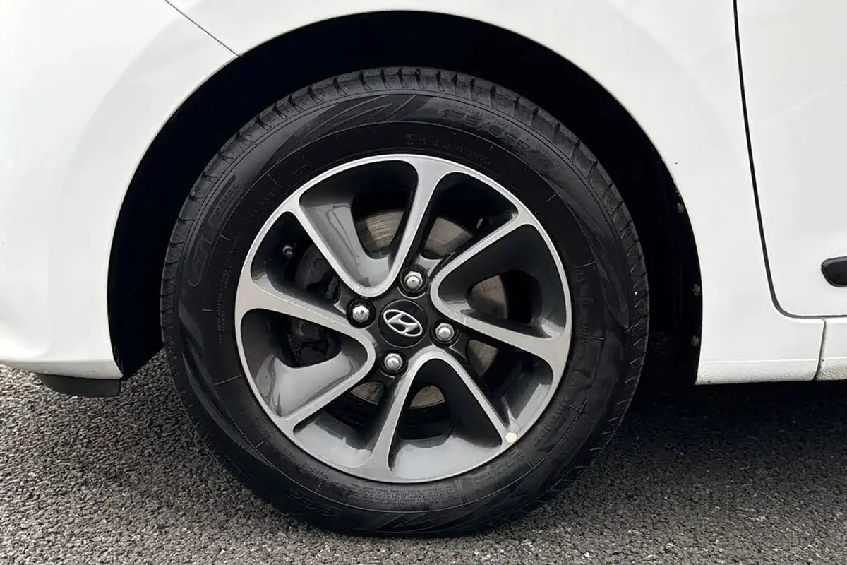 2018-hyundai-i10-10-go-se-66ps-big-10