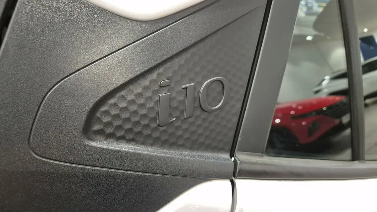 2021-hyundai-i10-12-se-connect-big-43