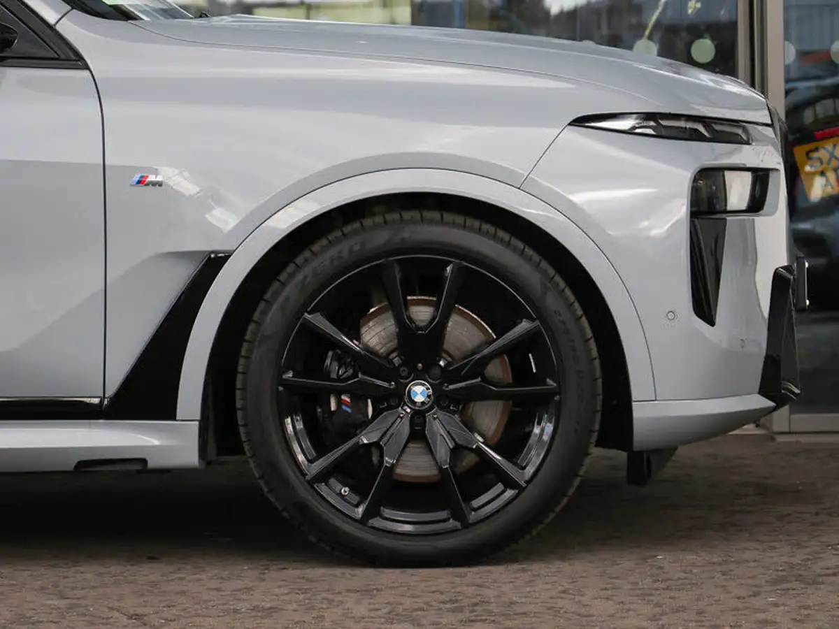 2023-bmw-x7-30td-xdrive-40d-m-sport-big-13