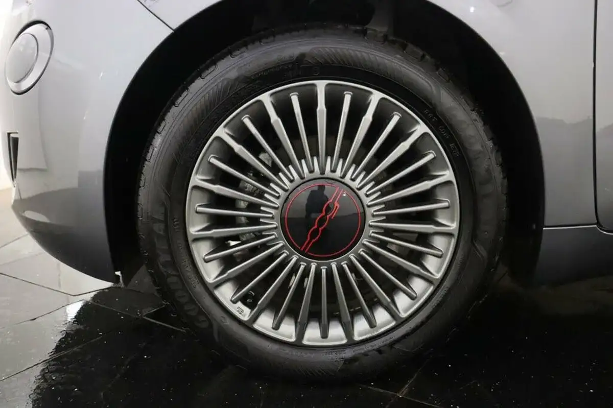 2022-fiat-500-e-red-93bhp-big-31