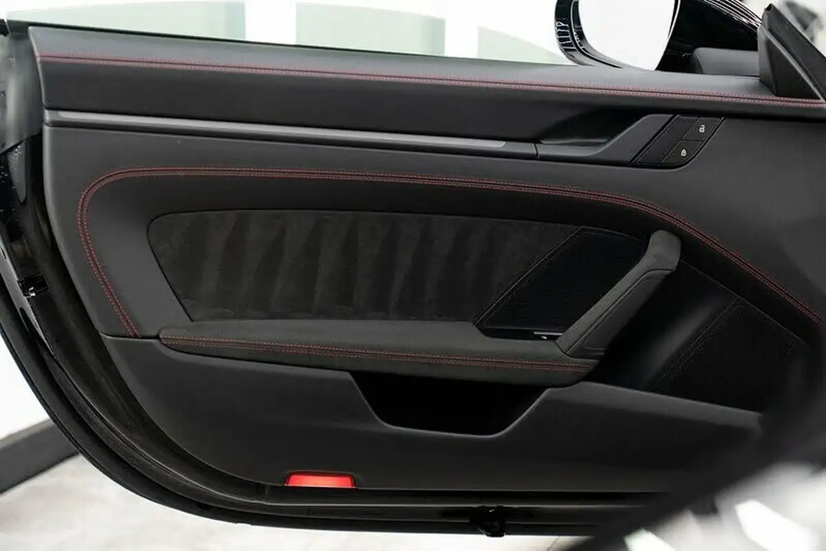 2022-porsche-911-30-carrera-gts-coupe-big-25