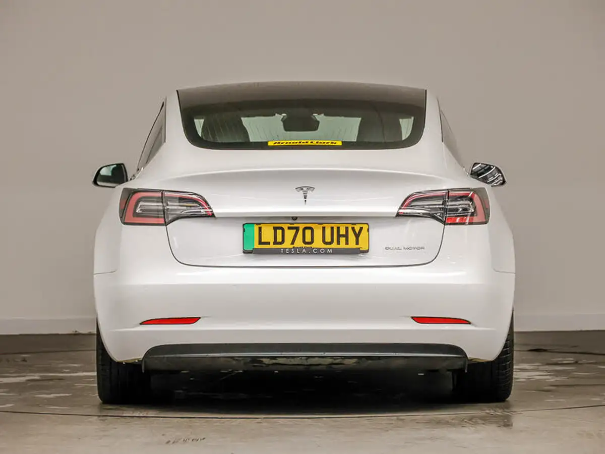 2020-tesla-model-3-e-long-range-big-18