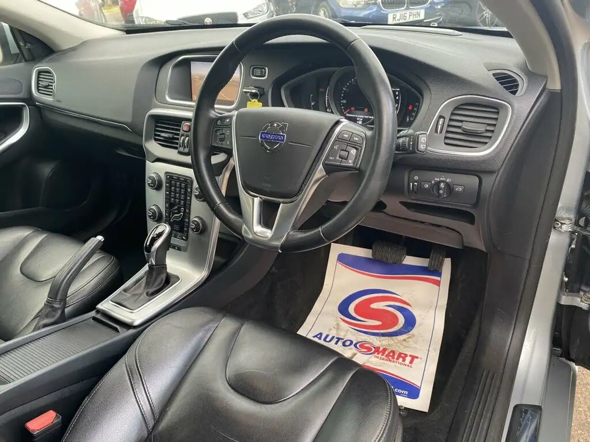 2017-volvo-v40-15-t3-inscription-big-14