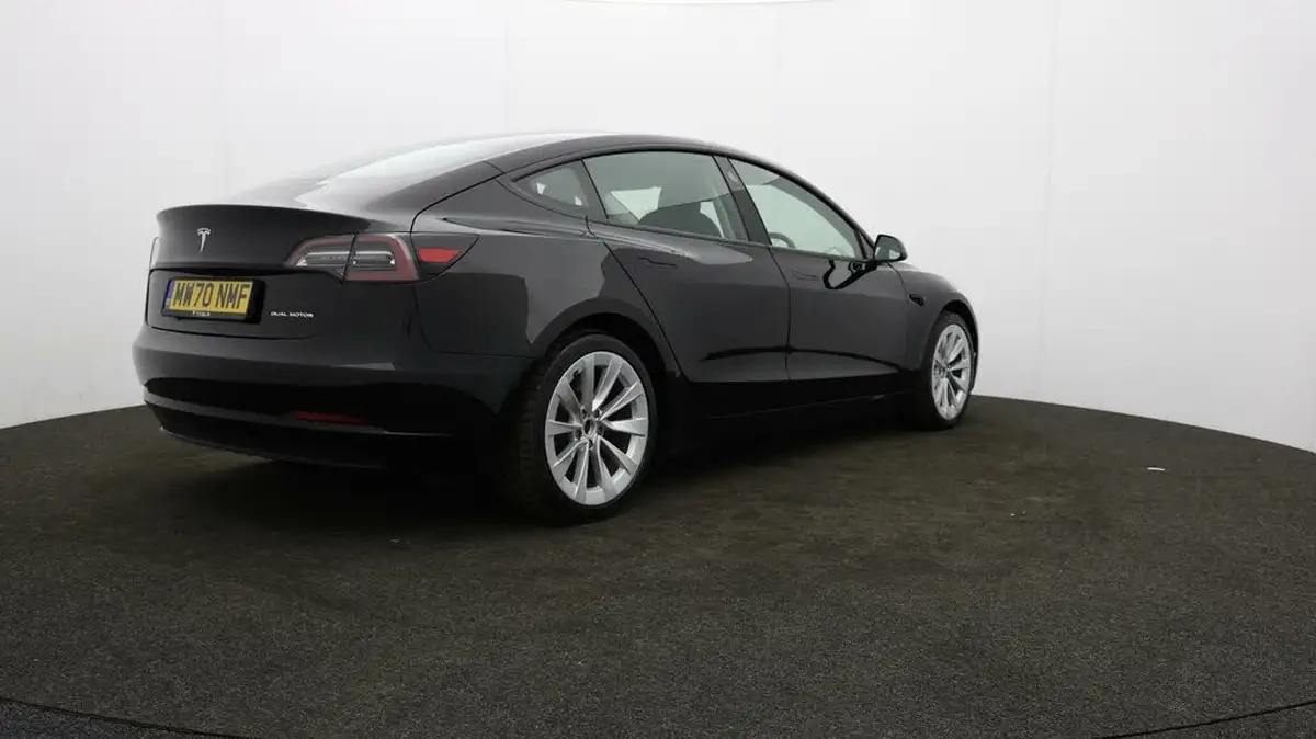 2020-tesla-model-3-e-long-range-big-77