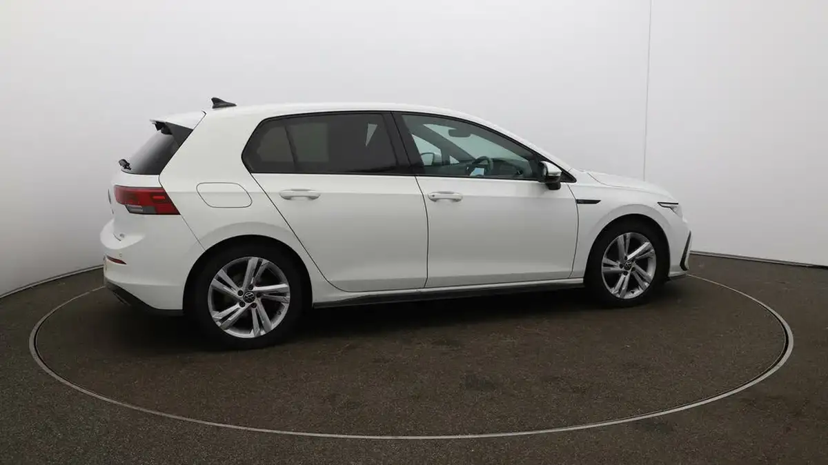 2021-volkswagen-golf-big-42