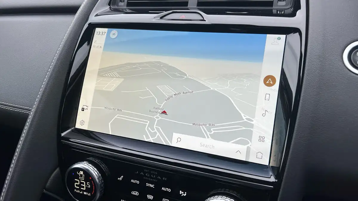 2021-jaguar-e-pace-15-p300e-r-dynamic-se-big-10