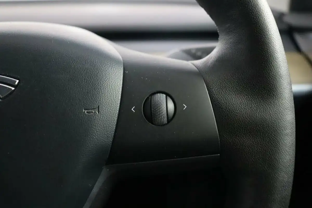 2021-tesla-model-3-e-standard-plus-big-26