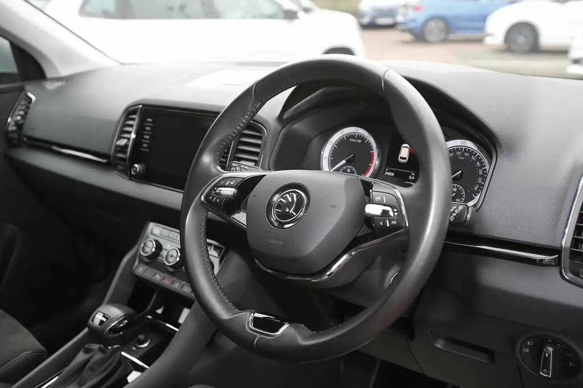 2022-skoda-karoq-15-tsi-se-l-dsg-big-5