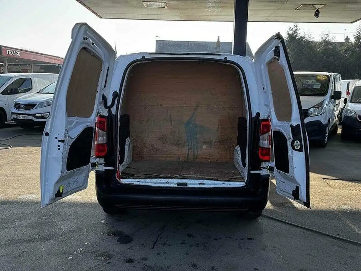 2022-toyota-proace-city-15d-icon-l2-big-19