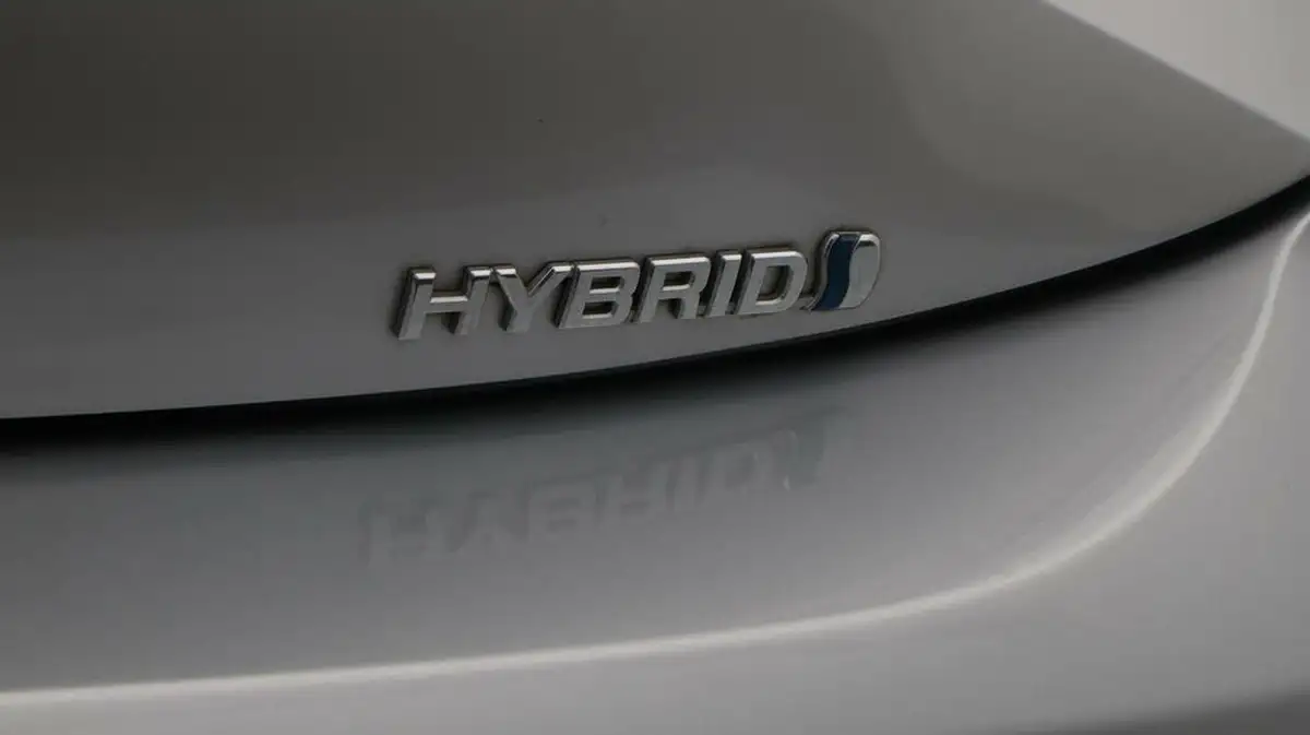 2022-toyota-corolla-18-vvt-i-icon-120bhp-trk-hatchback-5d-big-22