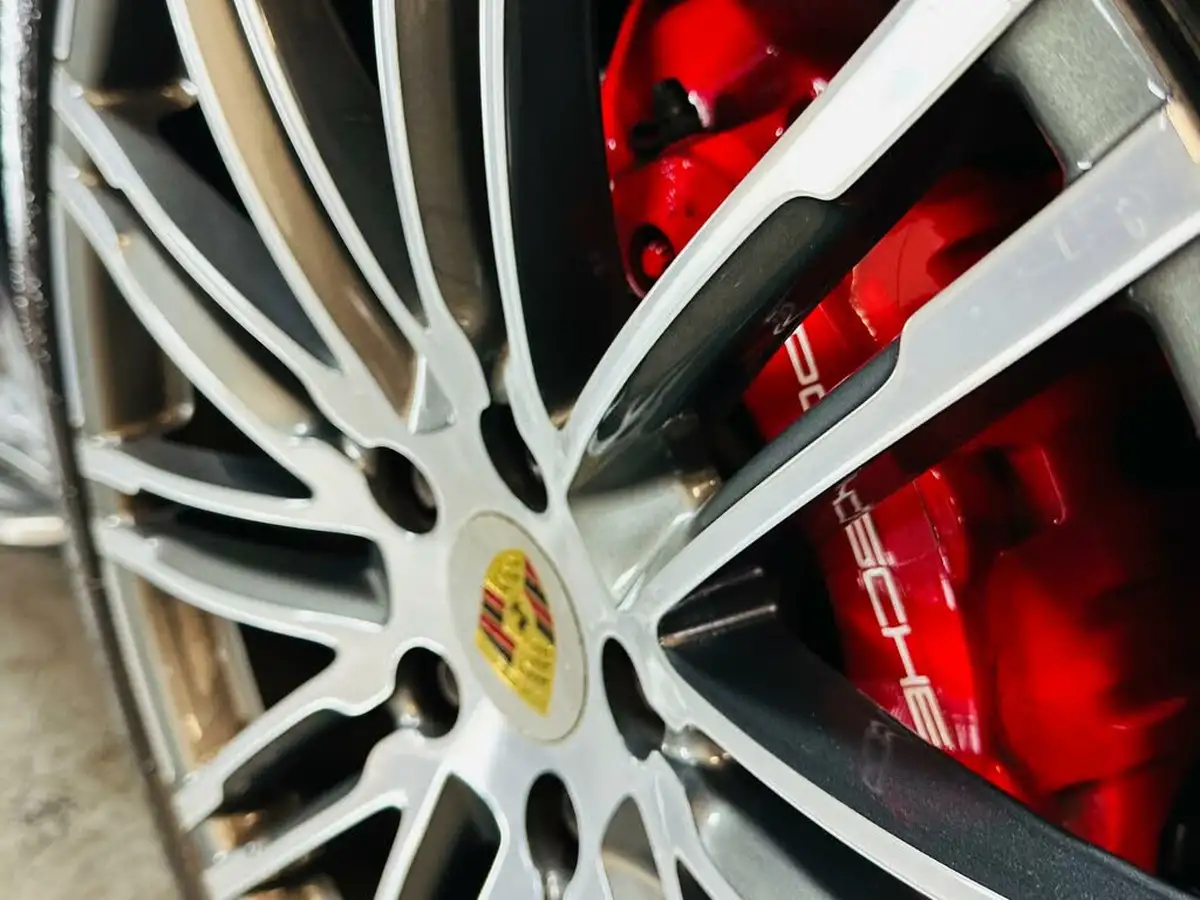 2015-porsche-cayenne-30td-big-6