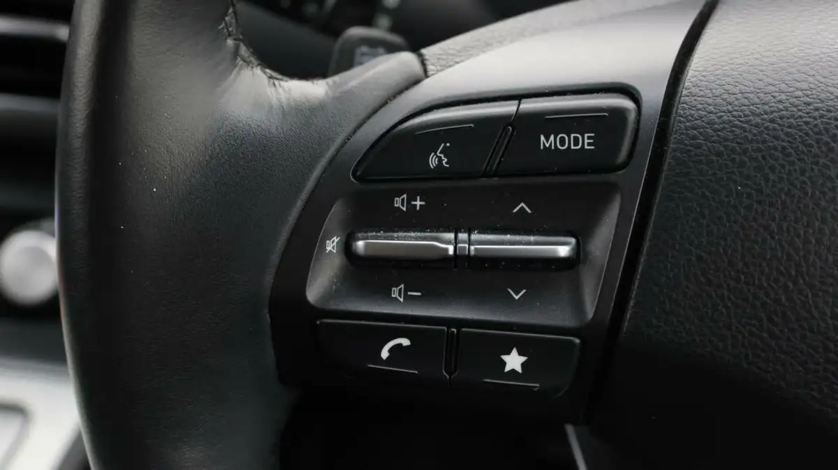 2022-hyundai-kona-e-premium-204ps-64kwh-7kw-obc-big-21