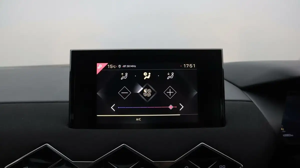 2021-ds-ds-3-crossback-12-puretech-elegance-big-12