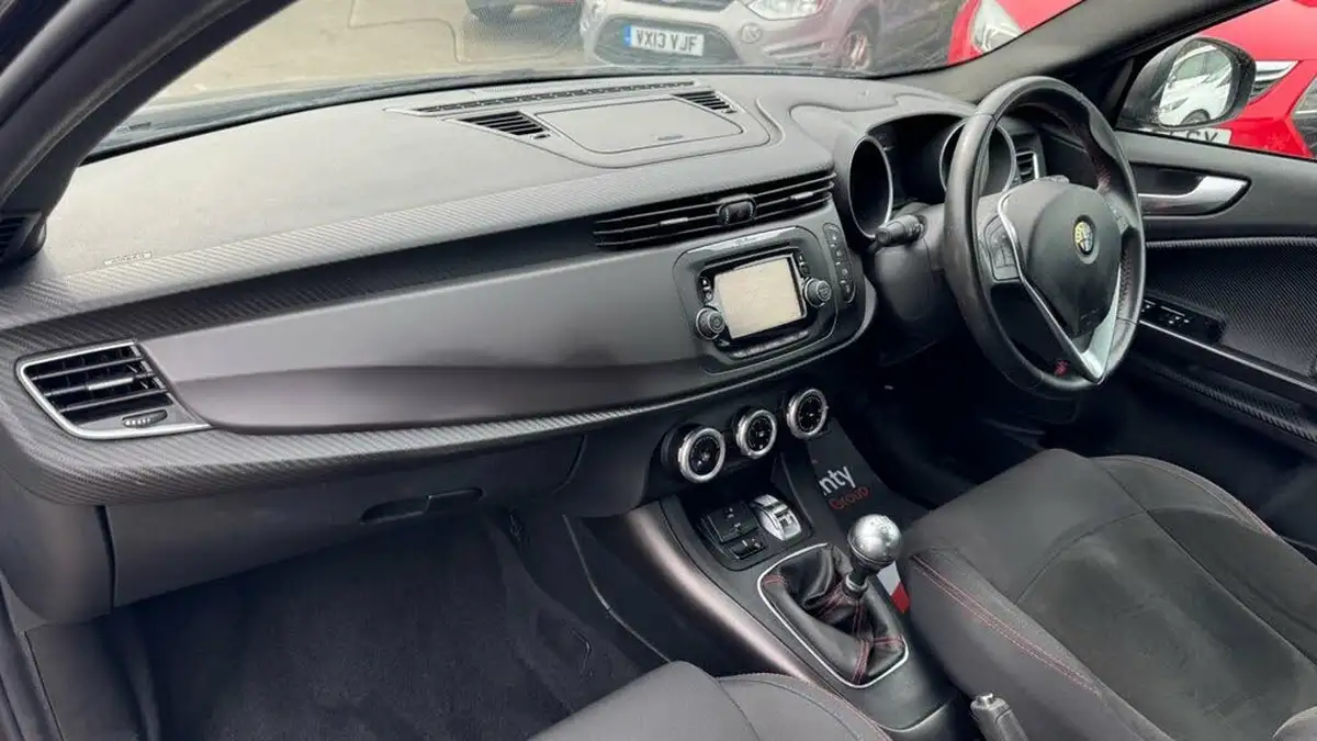 2015-alfa-romeo-giulietta-14-tb-sprint-big-30