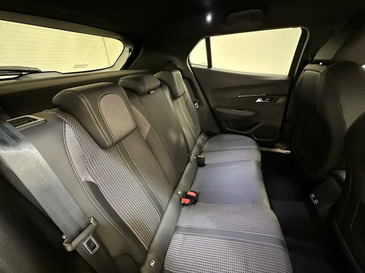 2022-peugeot-2008-suv-12-puretech-gt-eat8-big-18