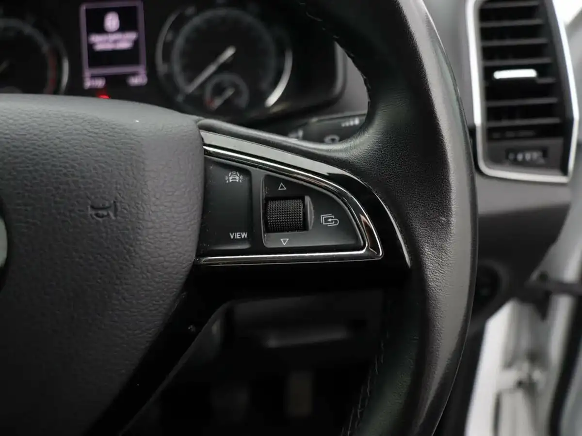 2020-skoda-karoq-15-tsi-se-big-23