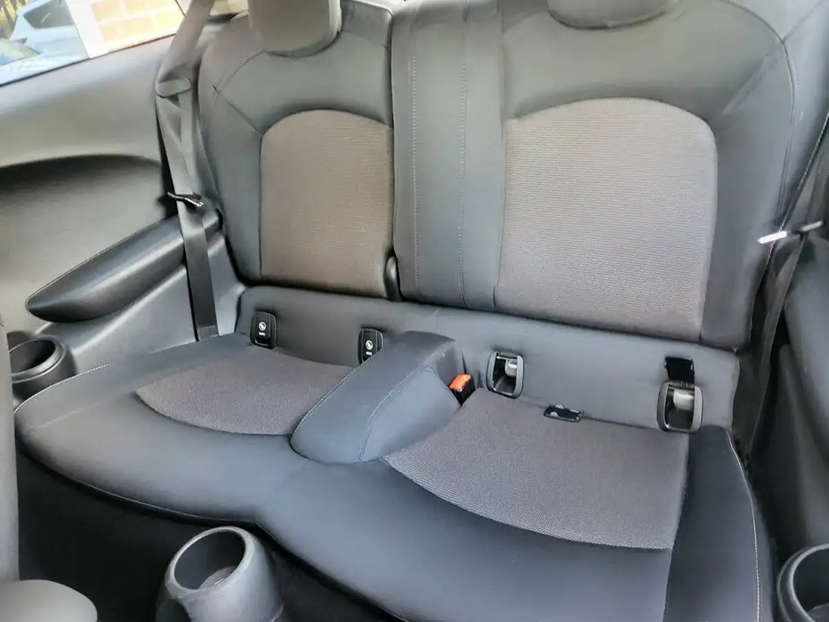2020-mini-cooper-15-one-classic-3d-big-10