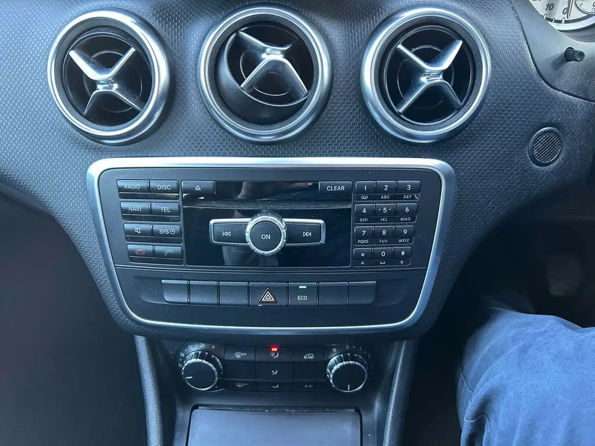 2014-mercedes-benz-a-class-16-a180-sport-big-16