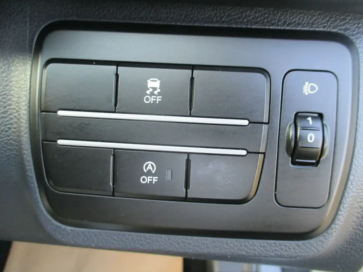 2016-kgm-ssangyong-tivoli-16-ex-big-34