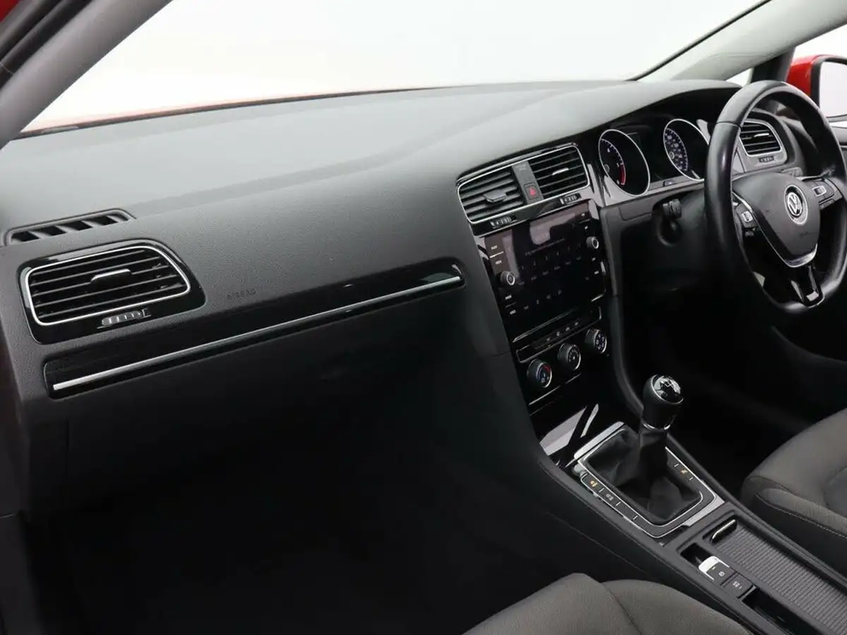 2019-volkswagen-golf-20tdi-gt-edition-hatchback-big-28