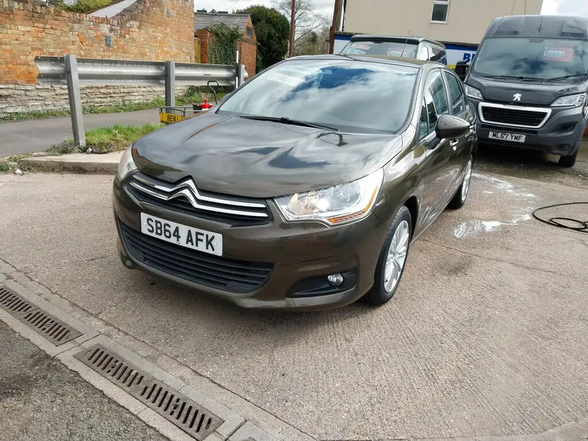 2014-citroen-c4-16-vtr-auto-big-2