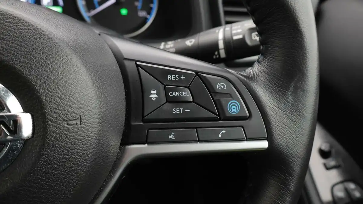 2021-nissan-leaf-e-e-tekna-big-24