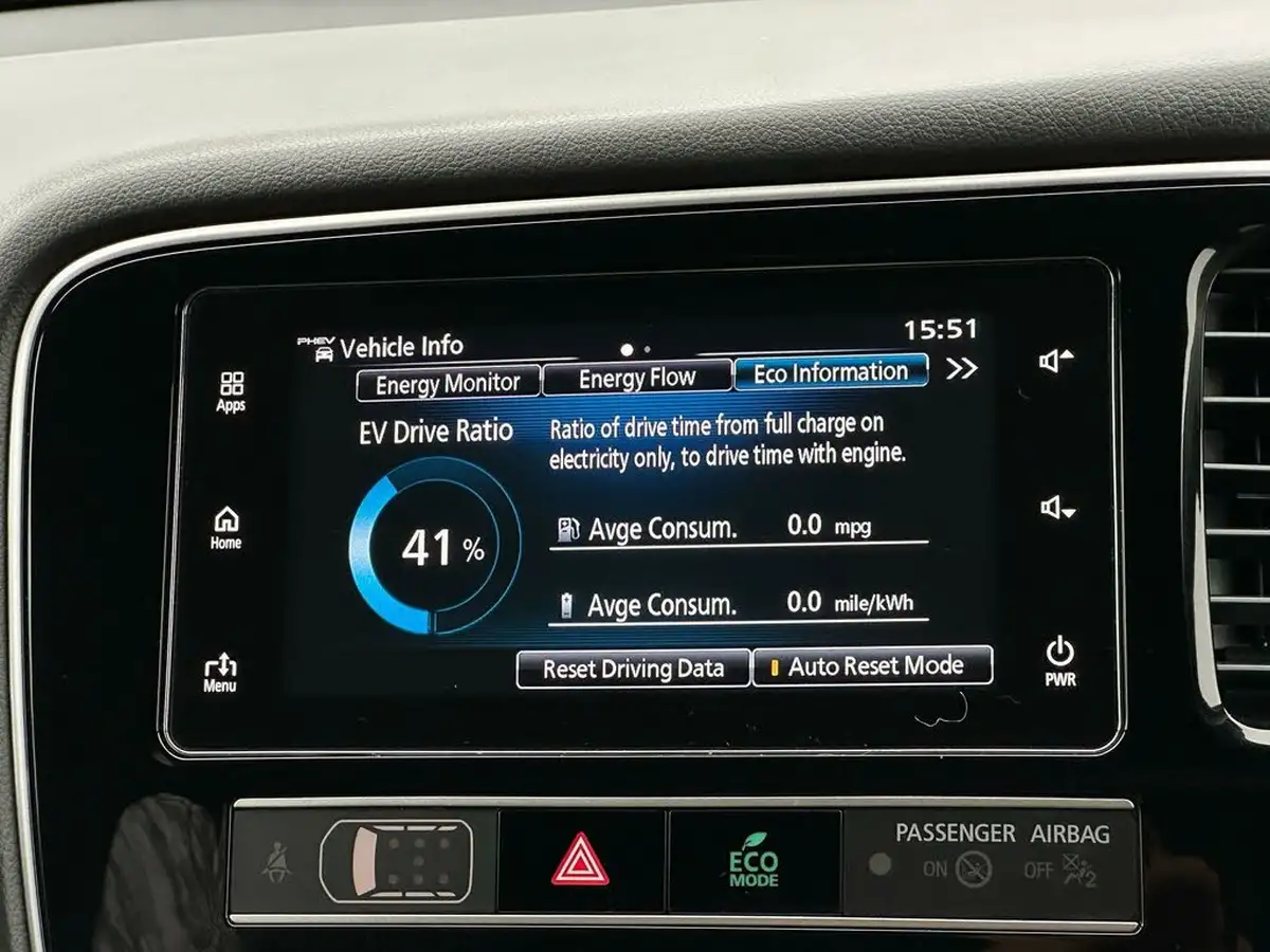 2019-mitsubishi-outlander-24-4h-phev-big-70