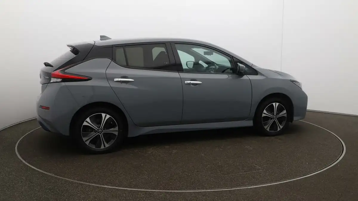 2021-nissan-leaf-e-e-tekna-big-48