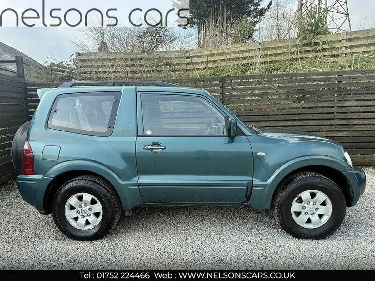 2004-mitsubishi-shogun-32td-equippe-swb-di-d-big-2