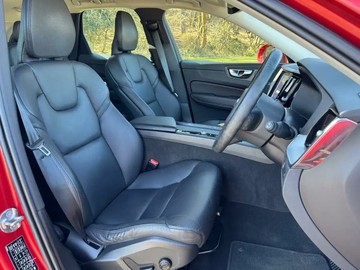 2021-volvo-xc60-20-b5-momentum-big-14