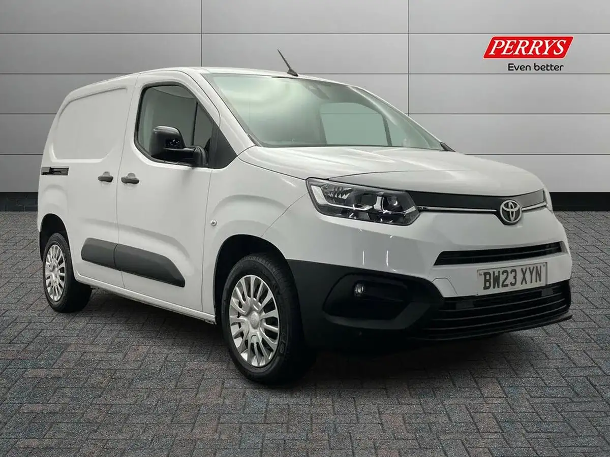 2023-toyota-proace-city-15d-icon-l1-big-0