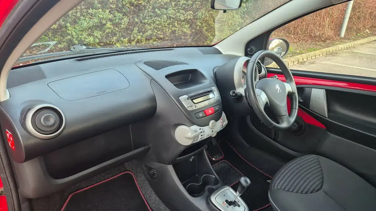 2012-peugeot-107-10-active-3d-semi-a-big-9