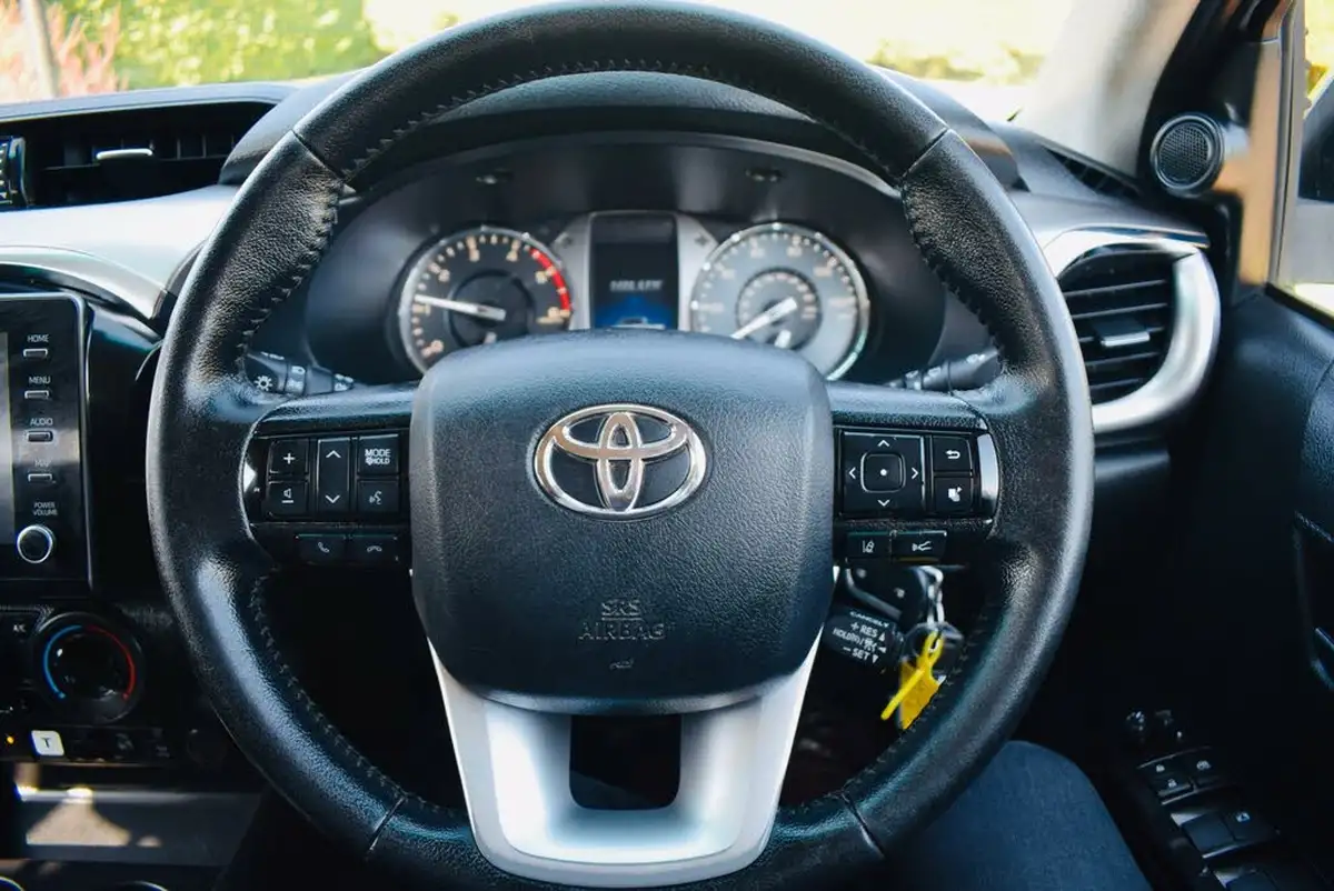 2021-toyota-hi-lux-24d-4d-icon-150hpeu6dt-e-auto-big-11