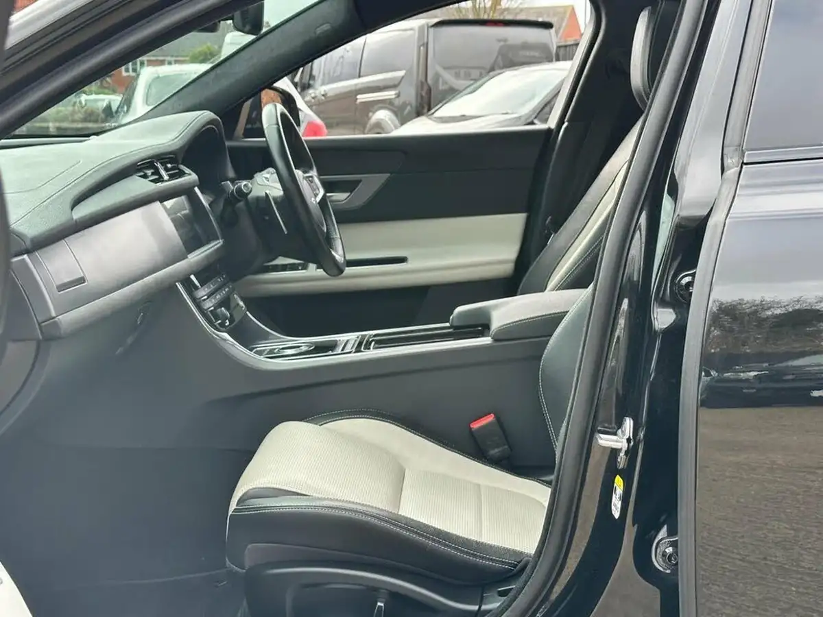 2020-jaguar-xf-20td-r-sport-180ps-ss-sportbrake-5d-auto-big-26